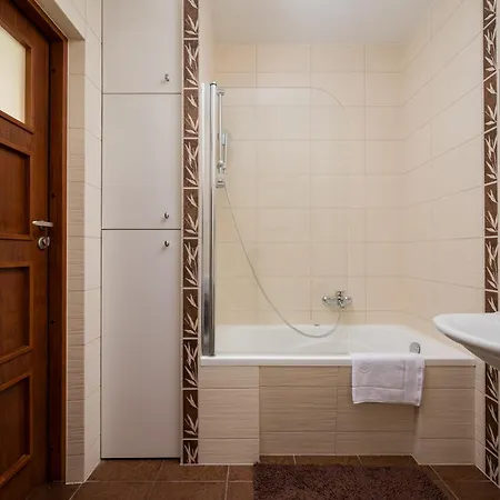 Metro Mlynow Cosy By Bookinghost Lejlighed *